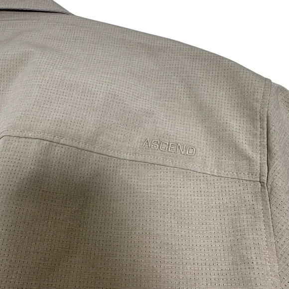 Ascend Zephyr L Tan/Khaki Solid Short Sleeve Button Down Shirt - Picture 4 of 7